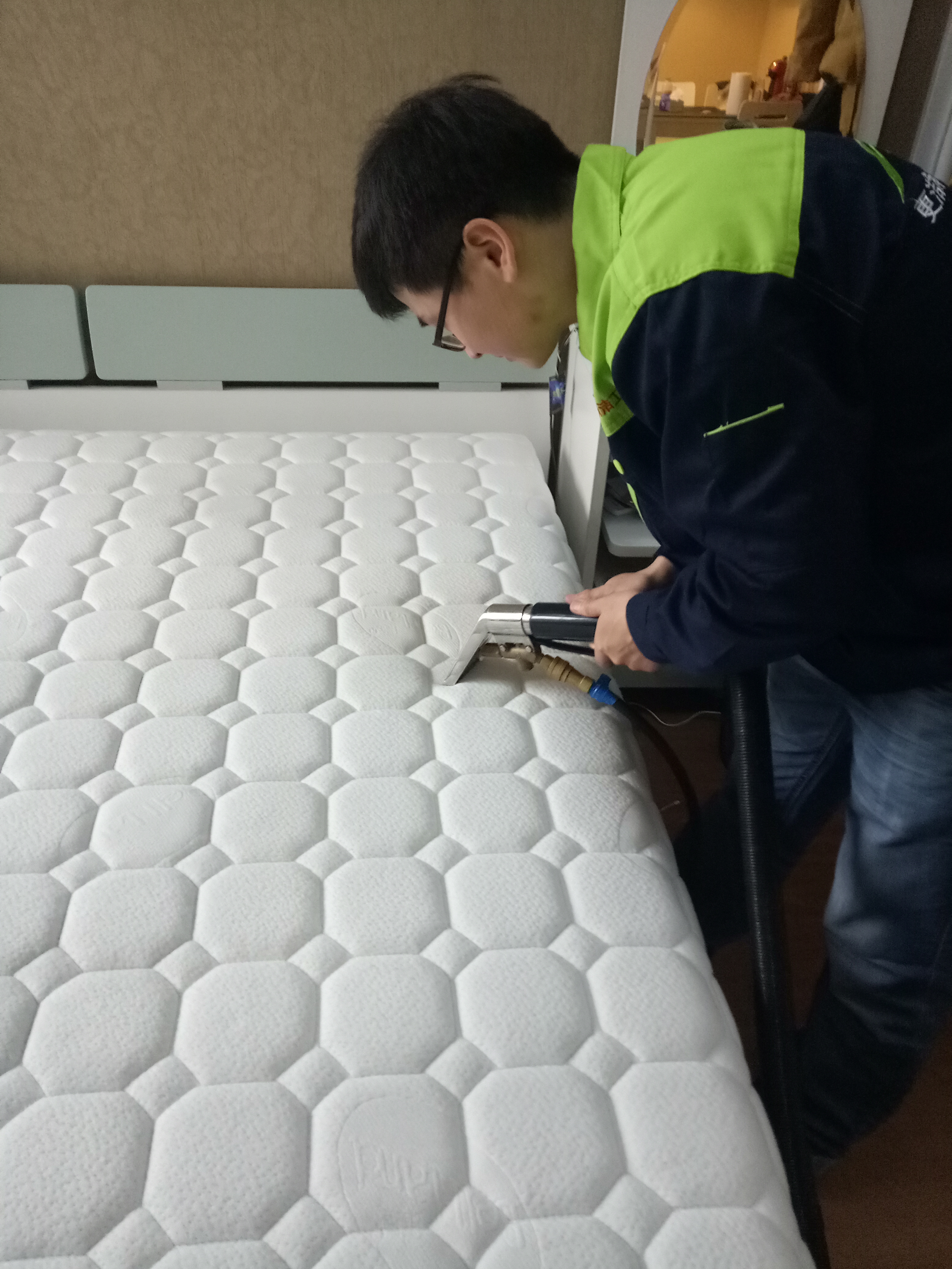 青島床墊清洗服務(wù)@青島床墊清洗價(jià)格@青島床墊清洗電話