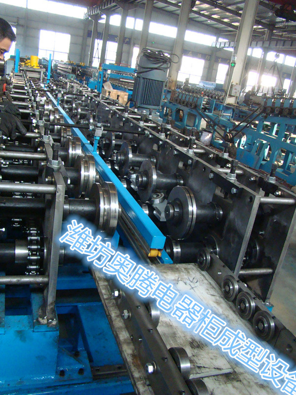 供應(yīng)電器柜成型機(jī) 電器柜生產(chǎn)成型設(shè)備供應(yīng)廠家 電器柜箱成型機(jī)，標(biāo)題就是這么簡(jiǎn)單