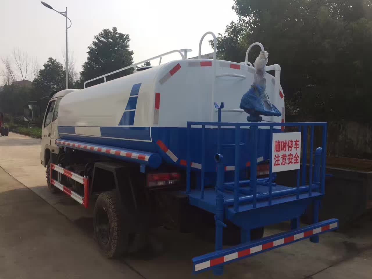 8噸灑水車哪里賣