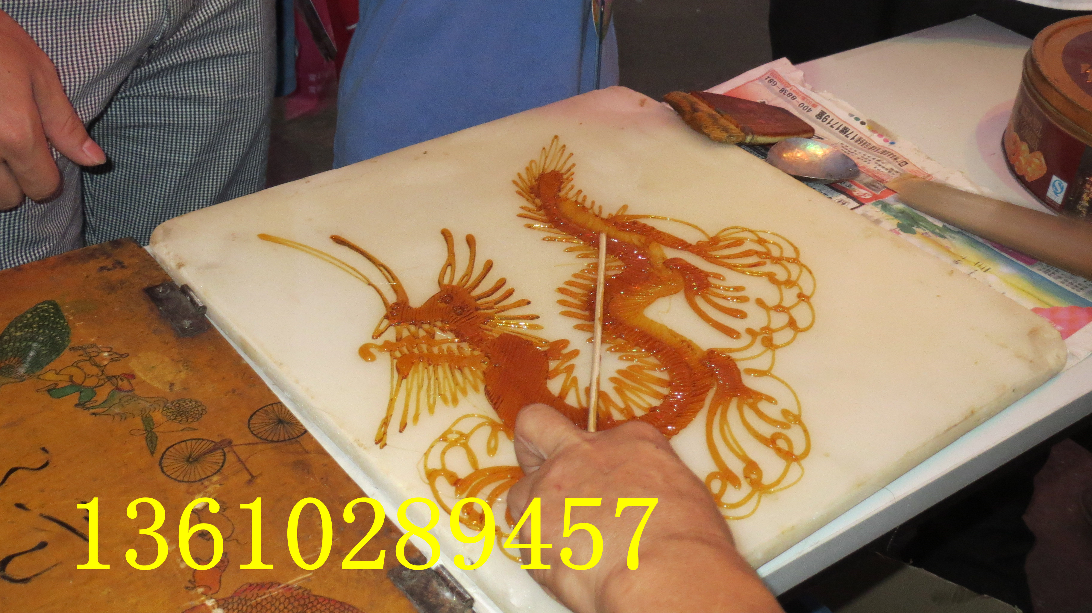 糖畫師傅演出 廣州糖畫師傅節(jié)目 廣州民間藝術(shù)糖畫表演 廣州糖畫民間藝術(shù)節(jié)目廣州糖畫節(jié)目