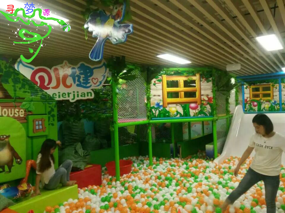 四川大型闖關(guān)球池游樂廠家，兒童樂園游樂設(shè)備報(bào)價(jià)，大型闖關(guān)球池廠家