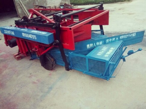 花生收獲機(jī)，新型花生收獲機(jī)，自動(dòng)回收落果的花生收獲機(jī)