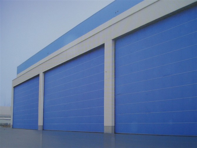 專業(yè)生產(chǎn)工業(yè)柔性大門廠家直銷