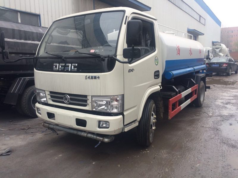 東風(fēng)5噸灑水車(chē)