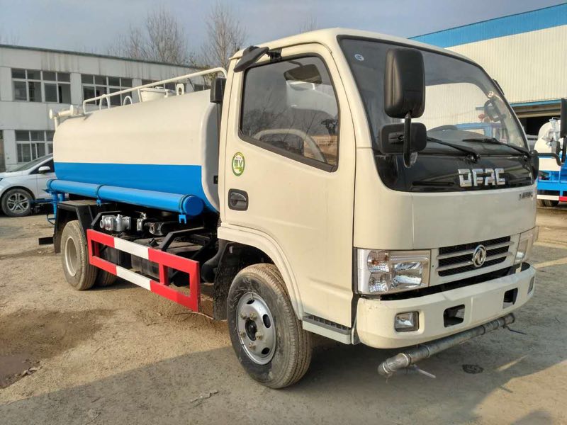 東風(fēng)5噸灑水車(chē)