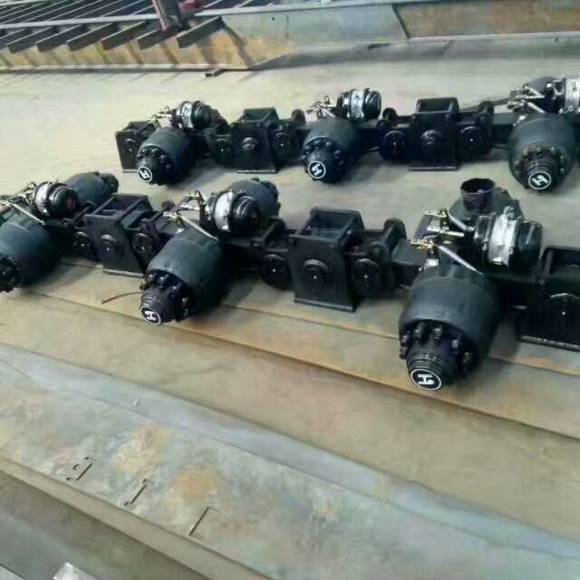 梁山魯恒三線六軸車橋 LHG06H186