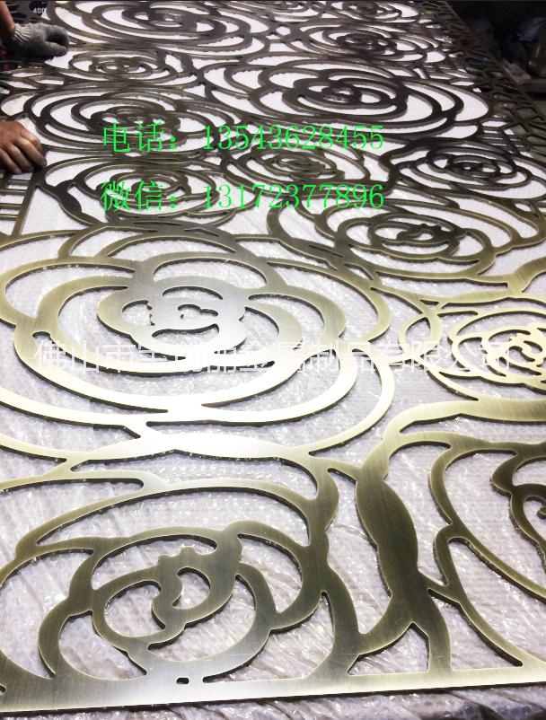 廈門哪里有不銹鋼屏風(fēng)廠家？佛山市寶創(chuàng)麗金屬制品有限公司專業(yè)生產(chǎn) *賓館不銹鋼屏風(fēng)裝飾造型。