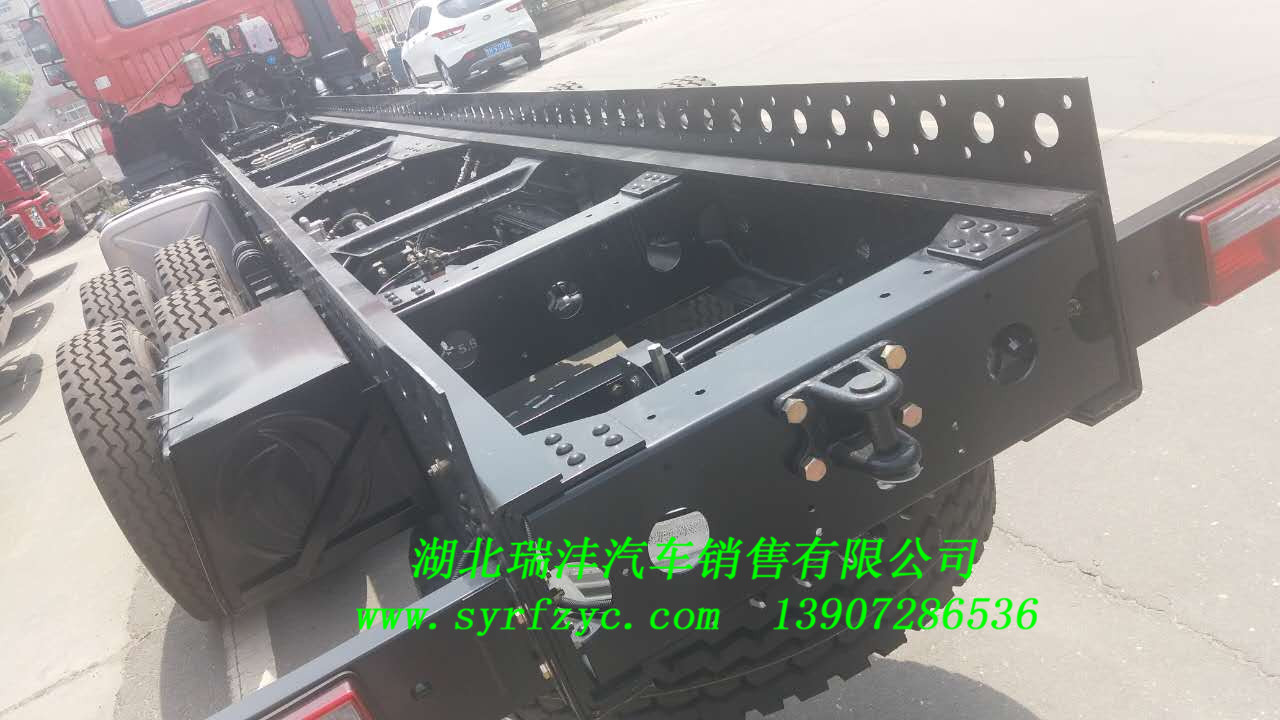 東風(fēng)特商EQ5258JSQFVJ后八輪隨車吊價格 隨車吊廠家直銷