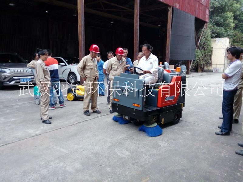 電動掃地機(jī) 物業(yè)工廠用掃地車