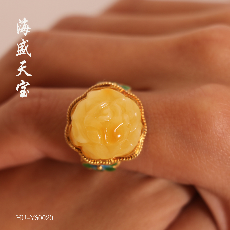 琥珀蜜蠟造型各異，佩戴琥珀蜜蠟首飾有什么寓意嗎？ 琥珀蜜蠟值得收藏