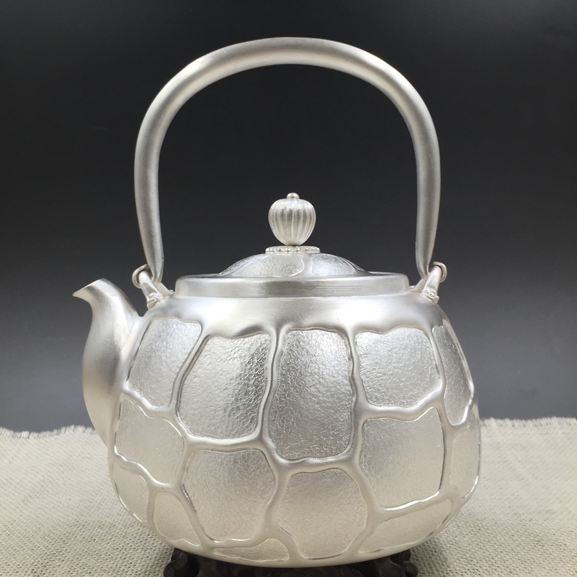 純銀手工壺  手工銀壺  鳴鶴制作  高端定制  工廠加工批發(fā)