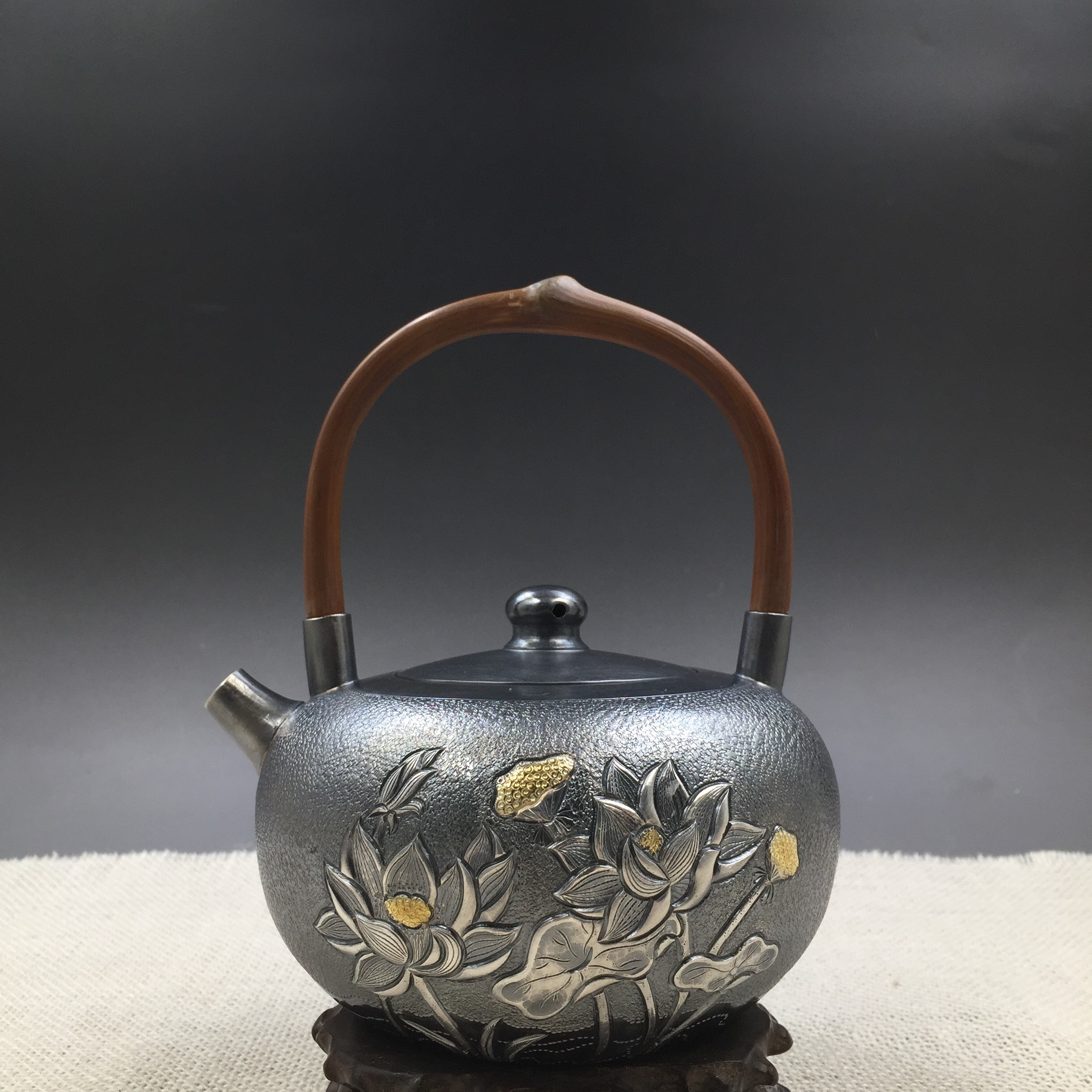 銀壺銀茶具  鳴鶴制作手工銀壺