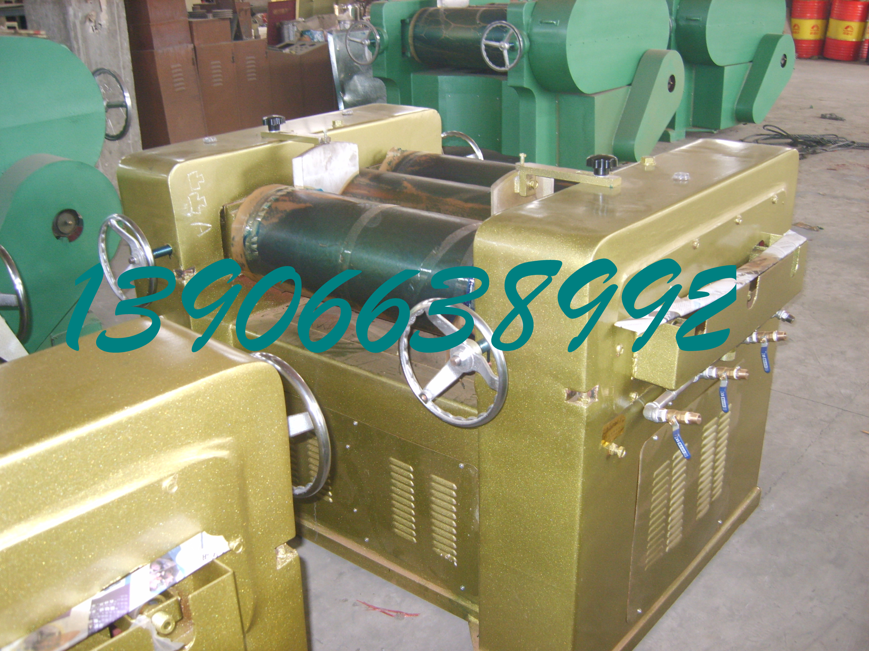 S260型三輥研磨機(jī)油墨油漆化妝品膏體粉底唇膏研磨機(jī)大中型三輥機(jī)