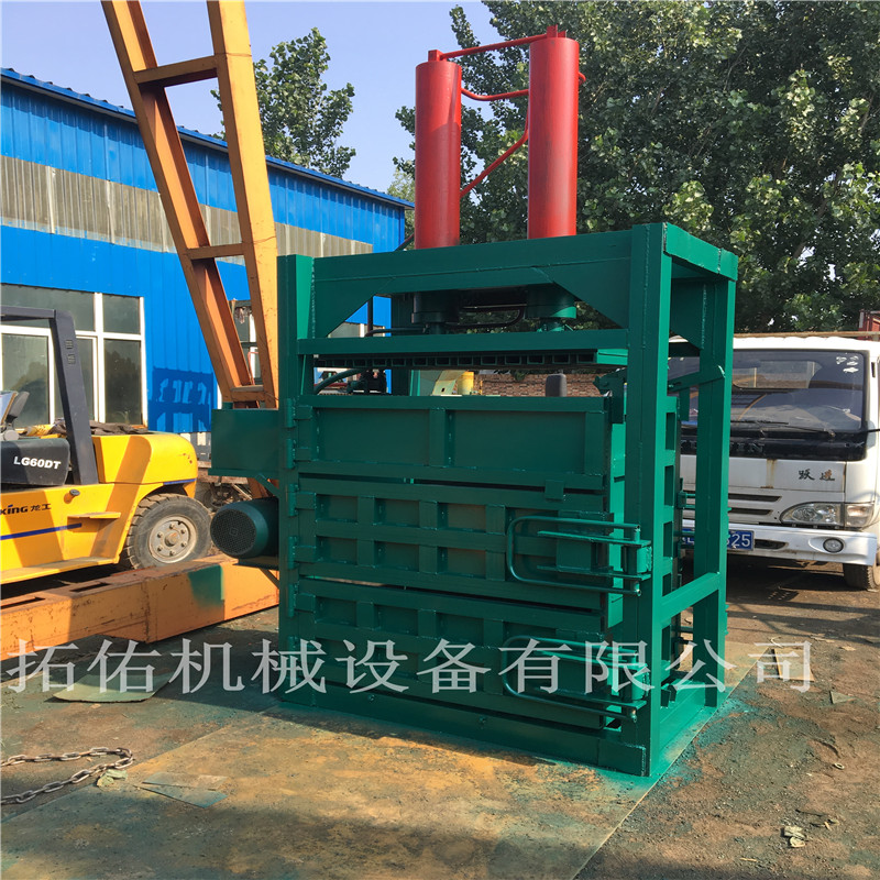 60噸塑料液壓打包機(jī)廠家，立式液壓打包機(jī)供應(yīng)，塑料液壓打包機(jī)報價