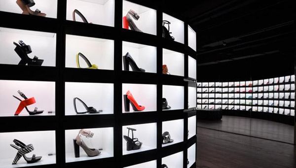 隆城展示專業(yè)從事*展柜設(shè)計(jì)制作