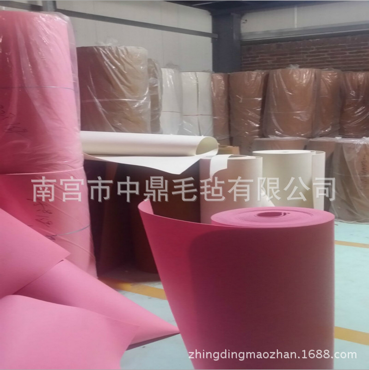 彩色毛氈 工業(yè)毛氈背膠毛氈塊羊毛氈條墊高密度阻燃吸油 毛氈包