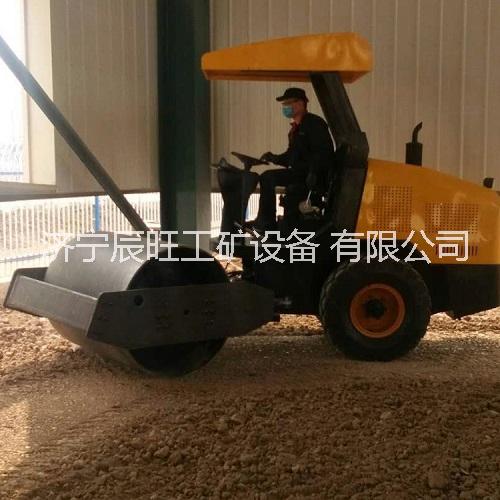 6噸單鋼輪振動壓路機(jī)