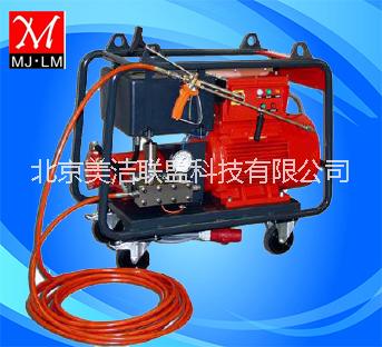 熱銷市政道路護(hù)欄高壓清洗機(jī)高速公路護(hù)欄高壓清洗機(jī) 電驅(qū)動(dòng)高壓清洗機(jī)