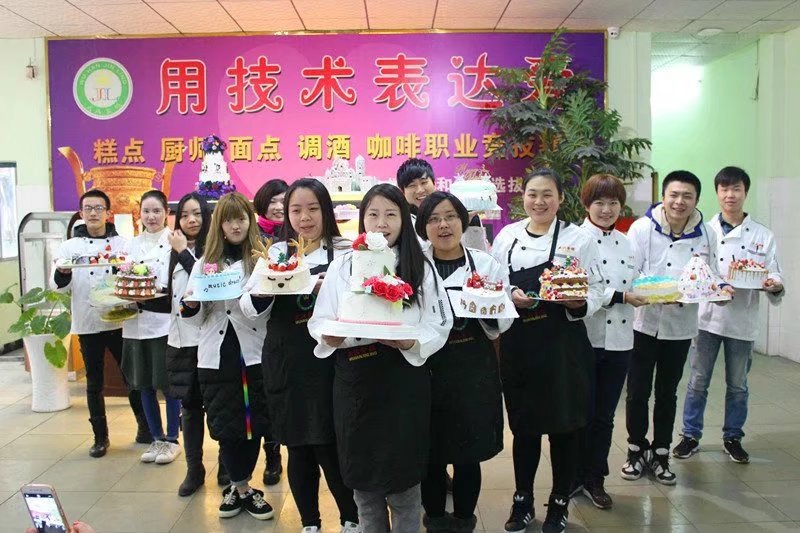 生日蛋糕培訓(xùn)到金領(lǐng)西點(diǎn)蛋糕培訓(xùn)學(xué)