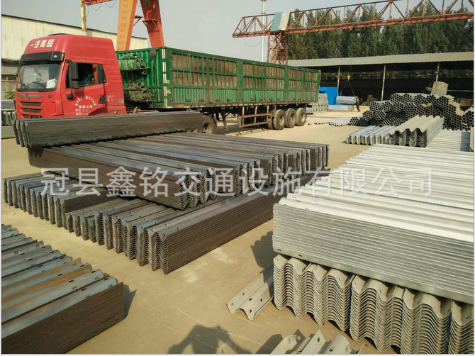 波形梁護(hù)欄板 山東波形梁護(hù)欄板 山東冠縣波形梁護(hù)欄板