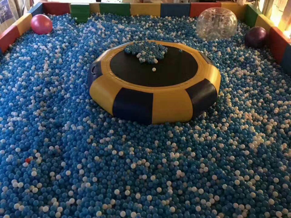 水上樂園、水上闖關、趣味水上沖浪設備出租一手報價