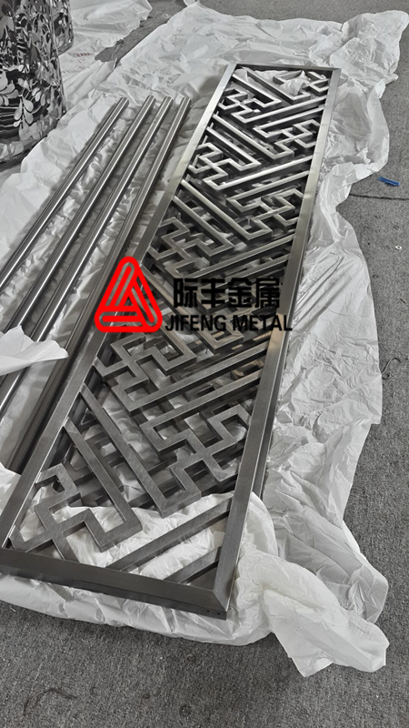 鈦金不銹鋼激光鏤空隔斷屏風
