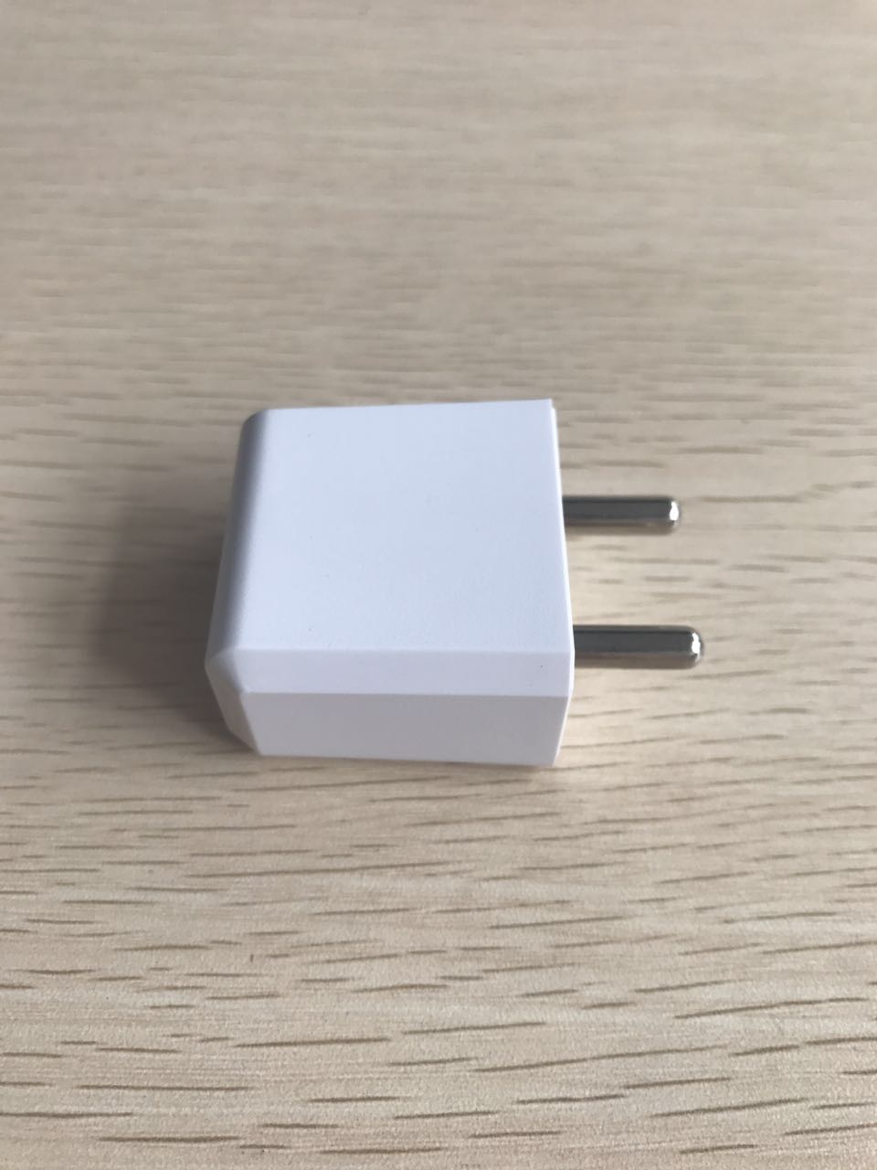 印度規(guī)格 5V2 印度規(guī)格 5V2A 充電器  印度規(guī)格 5V2A 充電器 黑白