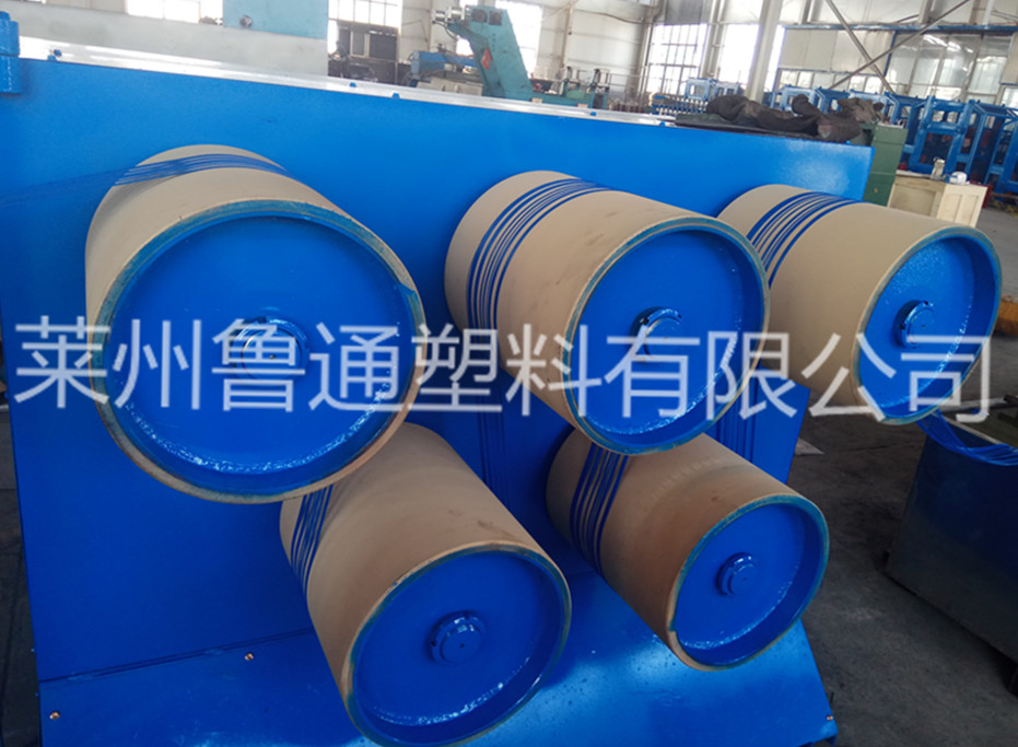 魯通生產(chǎn)優(yōu)質(zhì)*率高產(chǎn)出塑料圓絲拉絲機