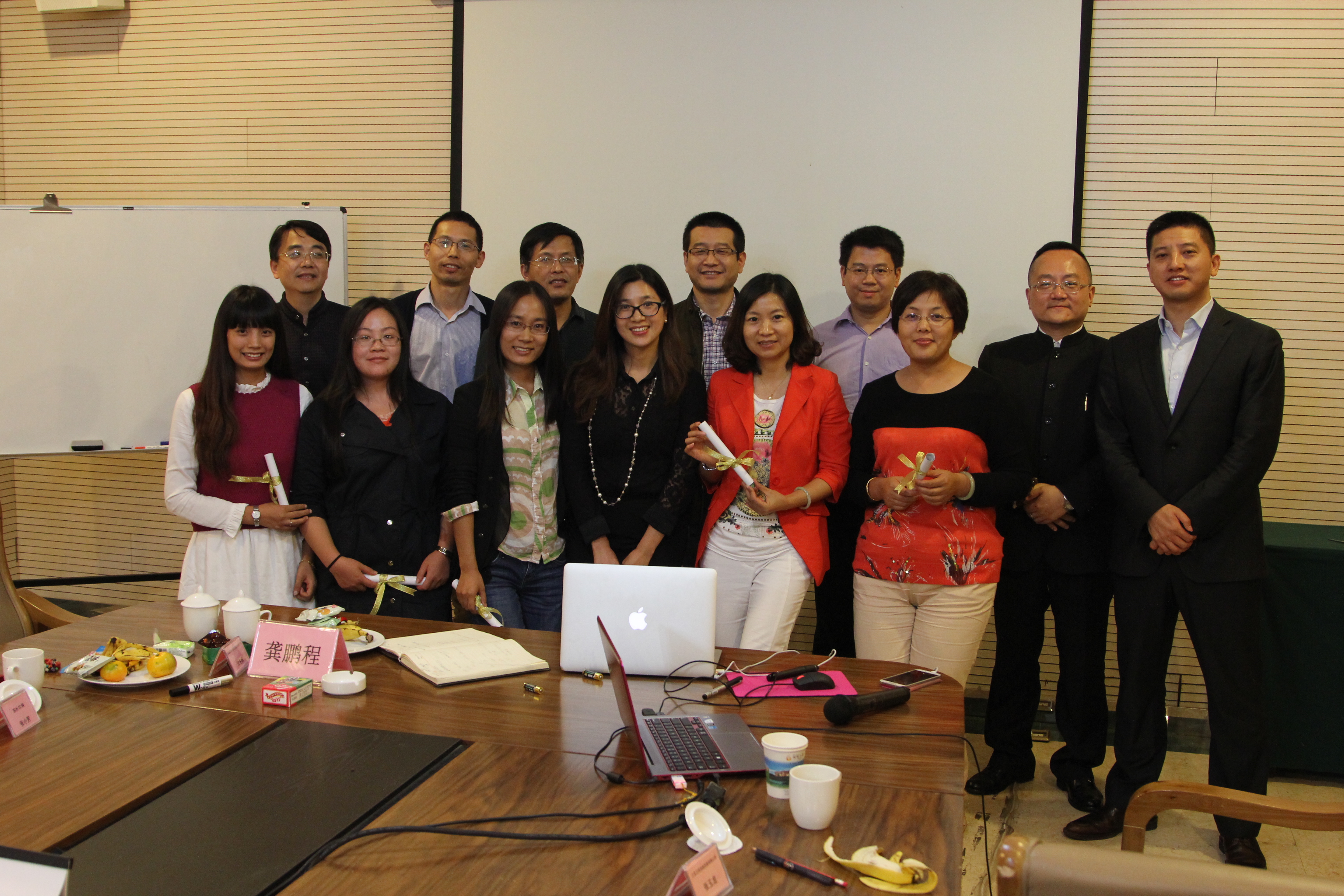 企業(yè)管理咨詢  企業(yè)培訓  園區(qū)服務(wù)，金融服務(wù)