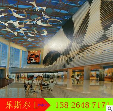 弧形鋁方通吊頂生產(chǎn)廠家 鋁方通規(guī)格 防火墻面裝飾弧形鋁方通 廈門木紋鋁方管