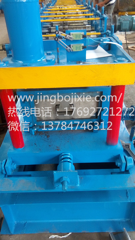 京泊壓瓦機(jī)聯(lián)系電話 17692721272   液壓C型鋼機(jī)