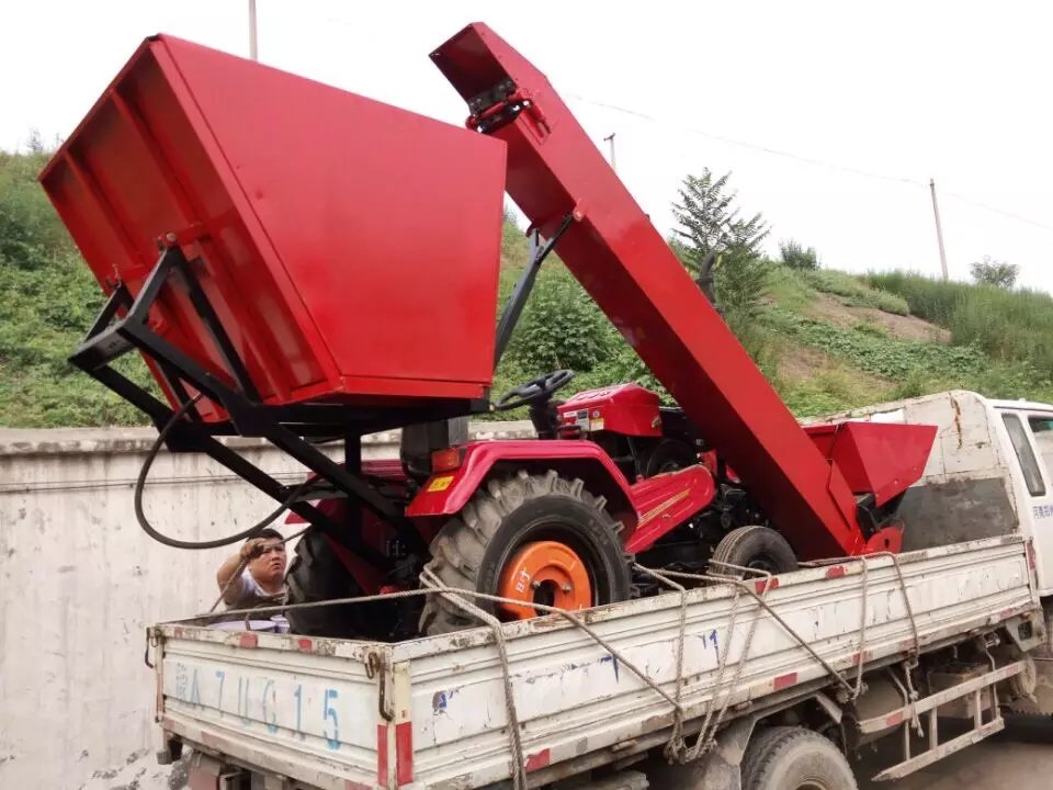 廠家批量生產(chǎn)玉米收割機(jī) 熱銷(xiāo)中