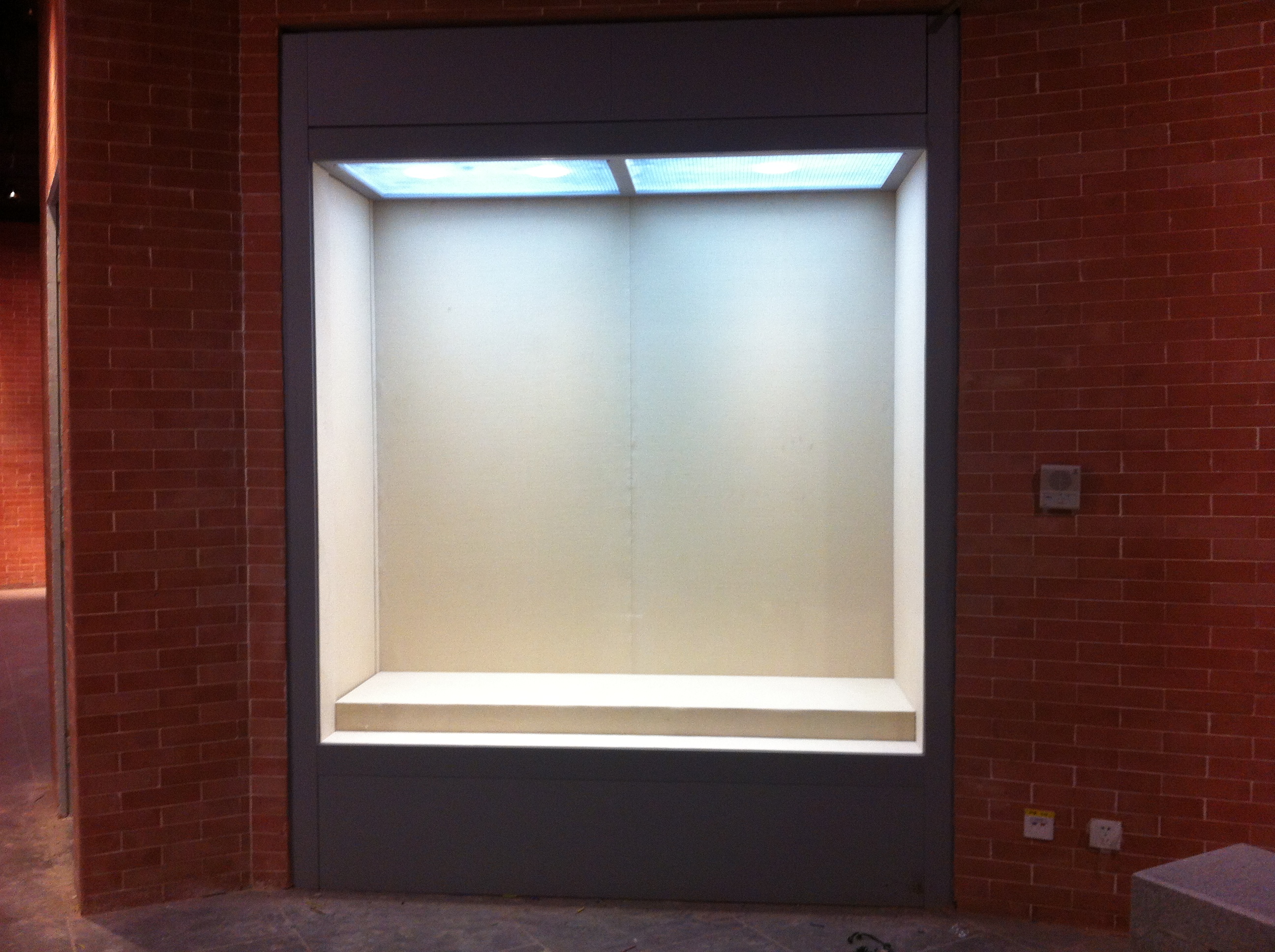 隆城展示專業(yè)玉器展示柜設計定做