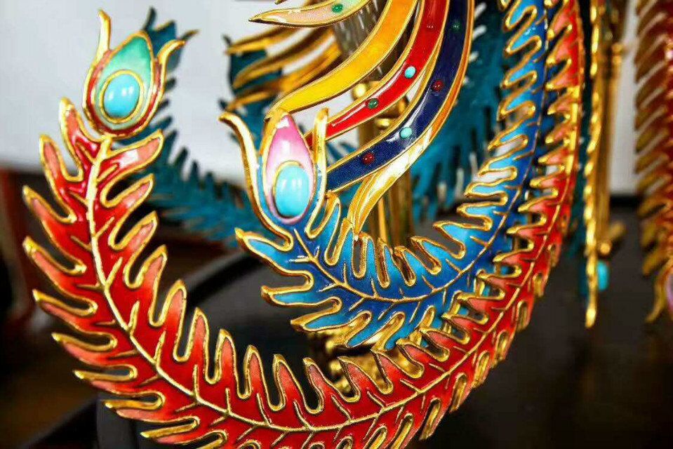 霍鐵輝《三鳳爭鳴》景泰藍