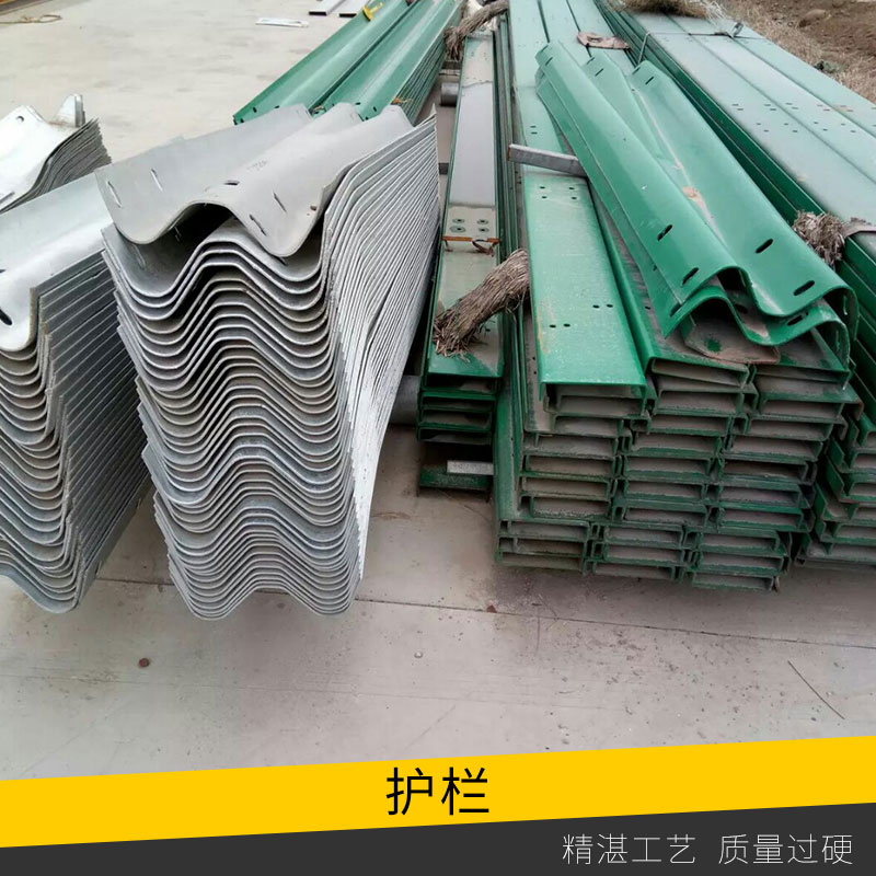 熱鍍鋅護(hù)欄板、高速公路防撞噴塑護(hù)欄生產(chǎn)廠家就找北方噴塑護(hù)欄