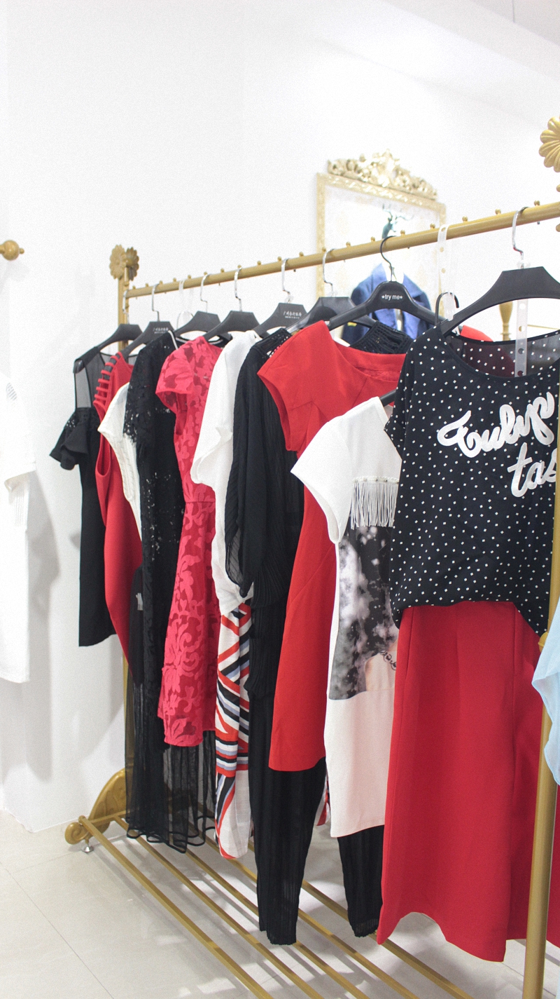 廣州【郁香菲】17時尚夏裝品牌折扣女裝一手貨源庫存專柜分份批發(fā)走份分份 【郁香菲】17時尚尾貨庫存批發(fā)