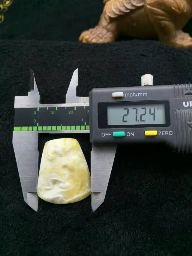 藝緣琥珀-*來瓷白吊墜