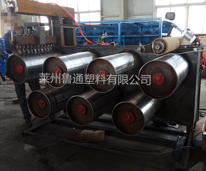 做工精細*塑料再生拉絲機，扁絲拉絲機 ，遮陽網拉絲機撕裂膜