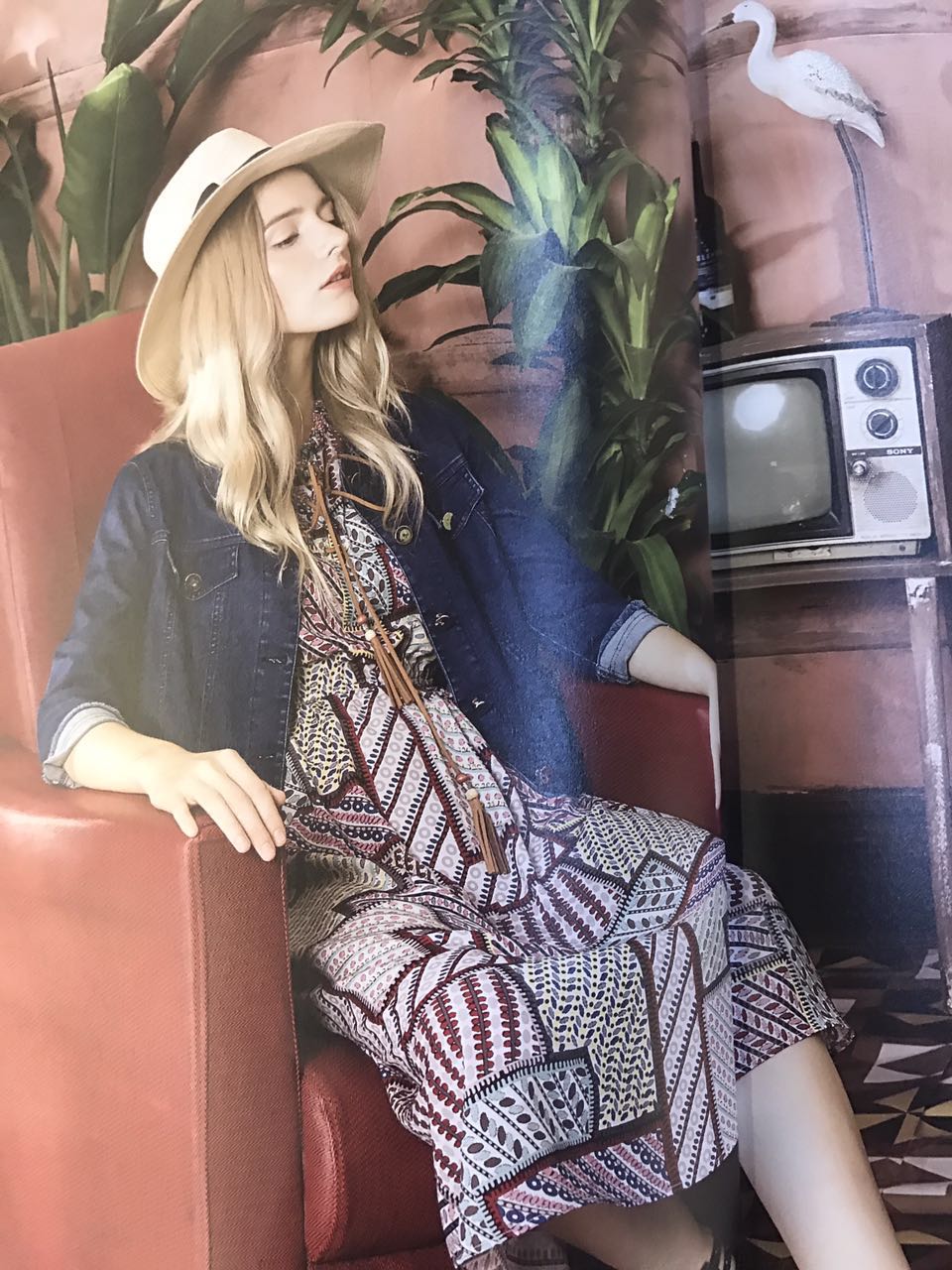 2017潮款伊袖品牌女裝打造成熟女人知性美 伊袖 2017款品牌女裝批發(fā)