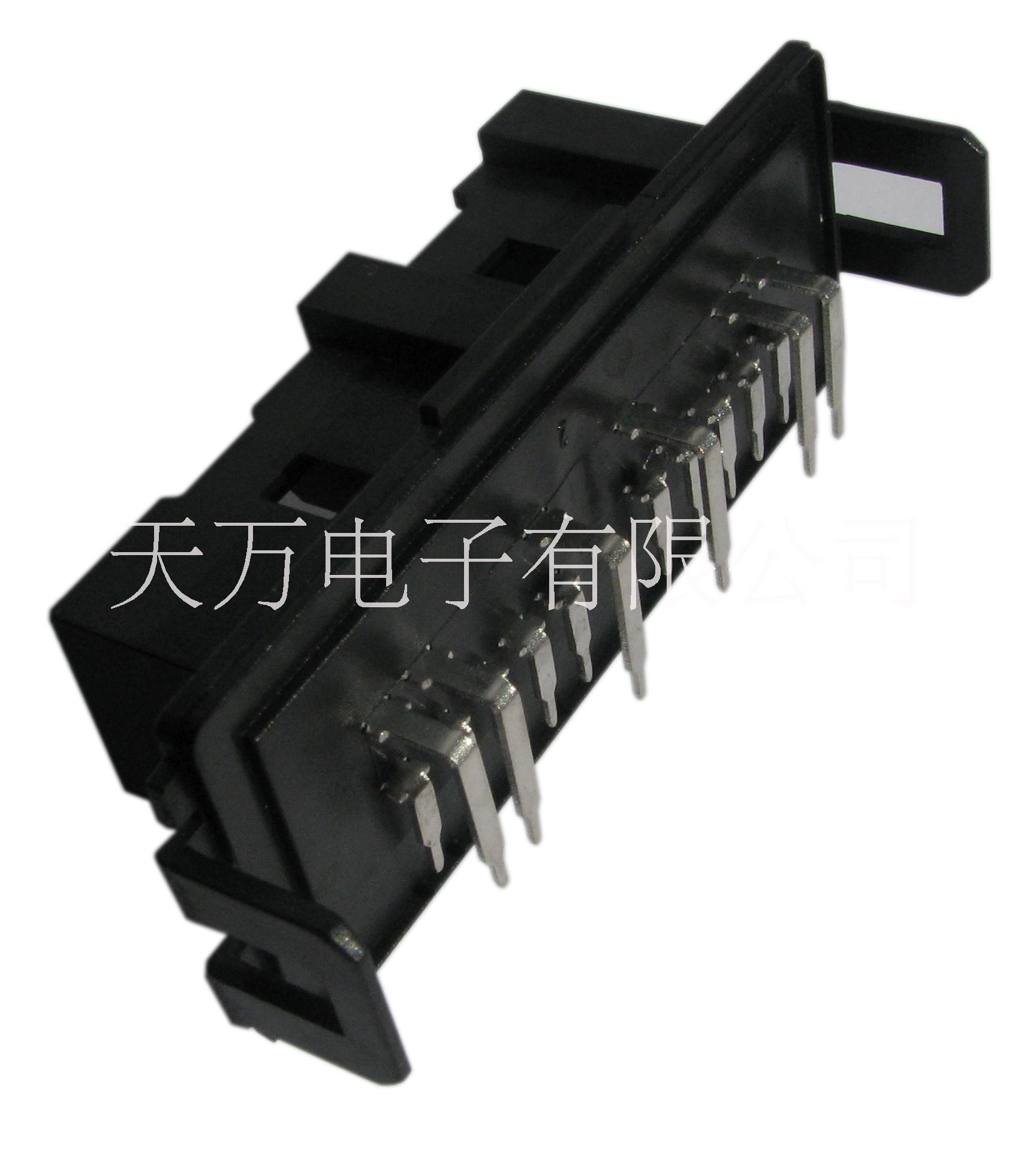 廠家*定制福田歐曼二合一汽車(chē)控制器外殼和ABS復(fù)合插頭（16針