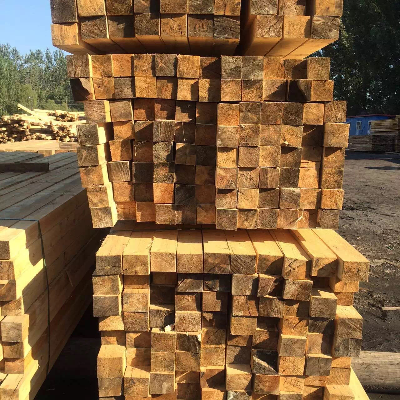 建筑工地施工木方批發(fā) 北京木方批發(fā) 竹膠板批發(fā) 模板