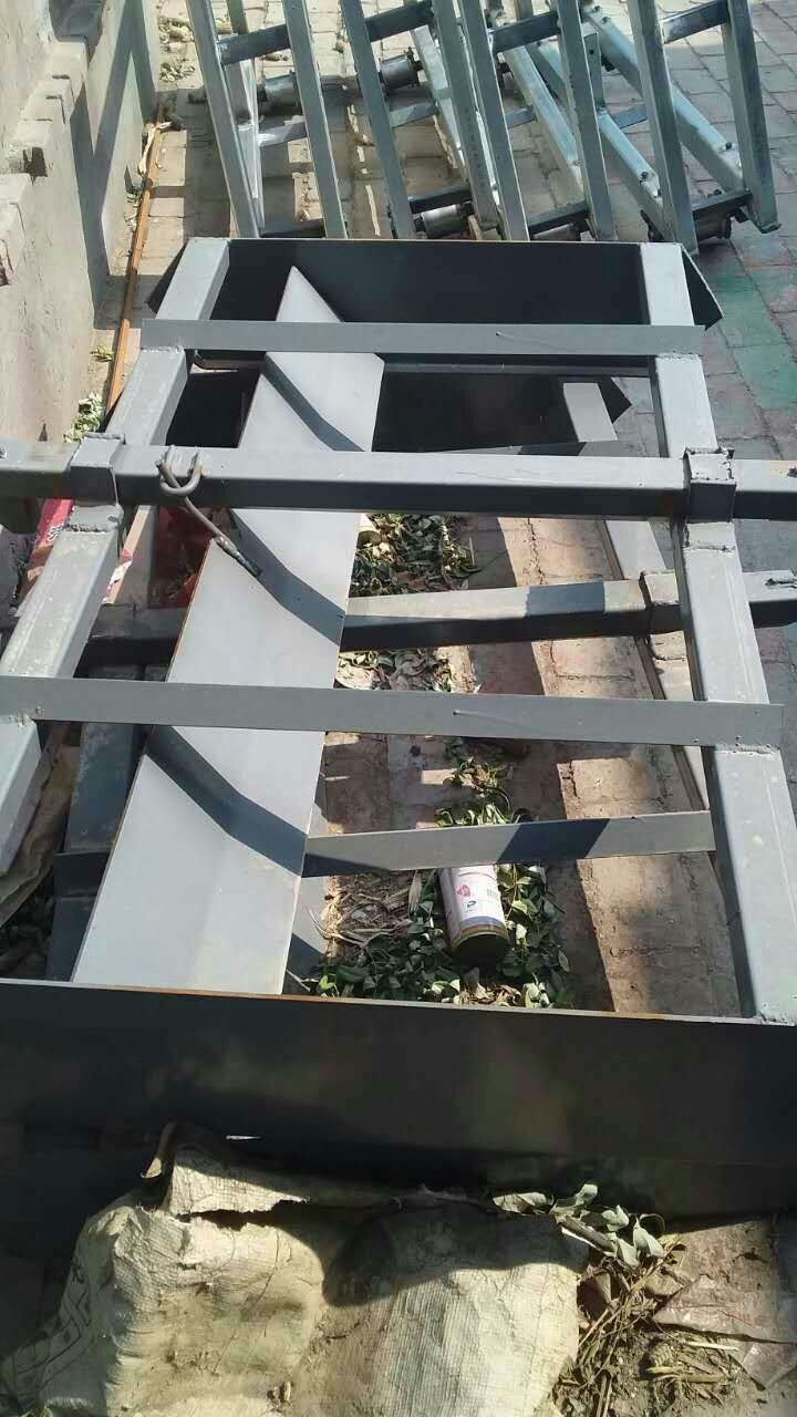 豬舍全自動(dòng)刮糞機(jī)，自動(dòng)清潔豬糞刮糞機(jī) 豬舍刮糞機(jī) 豬舍刮糞機(jī)清糞機(jī)