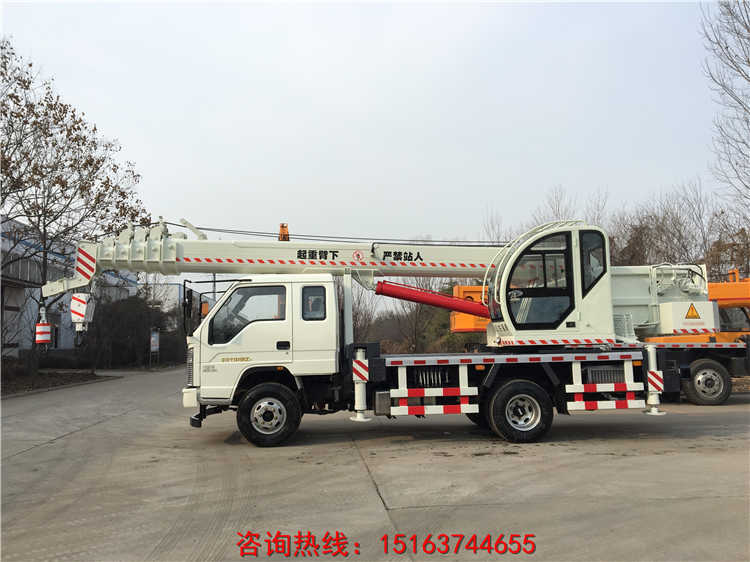 廠家直銷國(guó)五12噸汽車吊 *出售 *惠 可分期