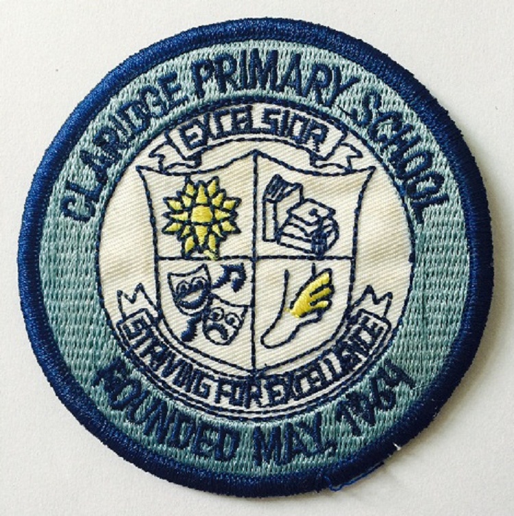 專業(yè)電腦繡花 手工釘珠加工