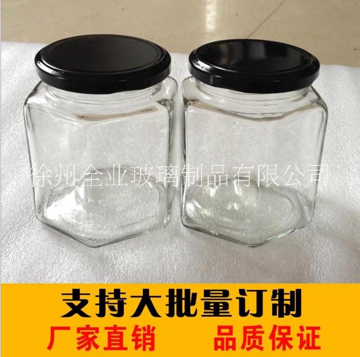 供應(yīng)380毫升六棱蜂蜜玻璃瓶醬菜瓶 配套黑色63號(hào)馬口鐵蓋