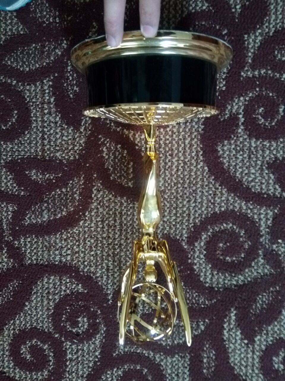 艾美獎(jiǎng)杯批發(fā) 金屬獎(jiǎng)杯定制  廣東獎(jiǎng)杯制造商