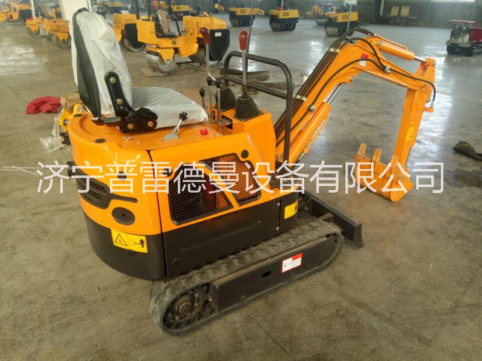 小型履帶式液壓挖掘機(jī)