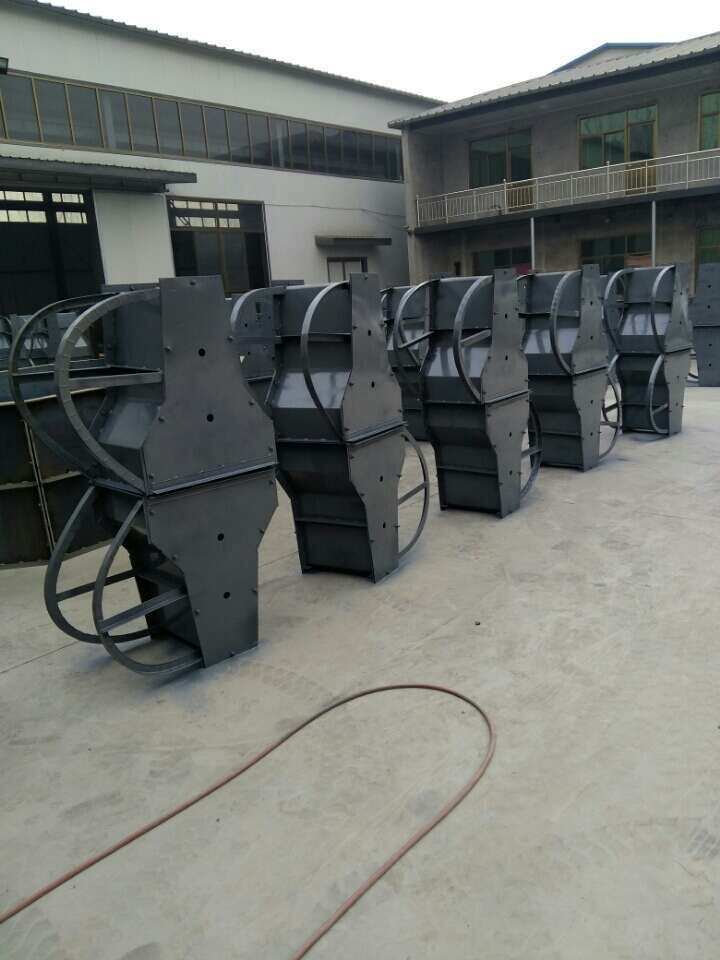 公路隔離墩防撞墻模具可帶穿孔