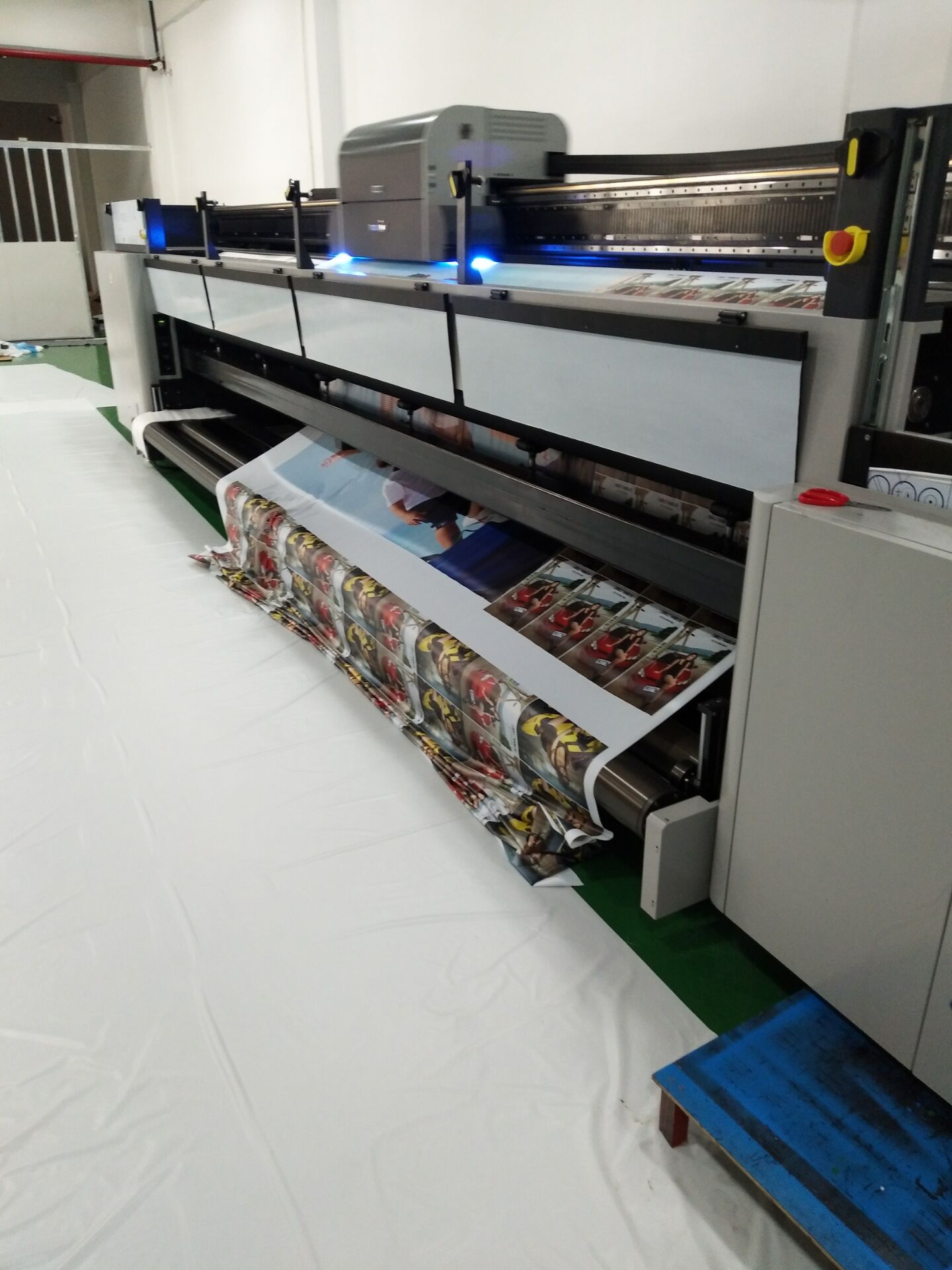 上海UV軟膜天花@上海UV軟膜天花批發(fā)@ 上海UV軟膜天花電話