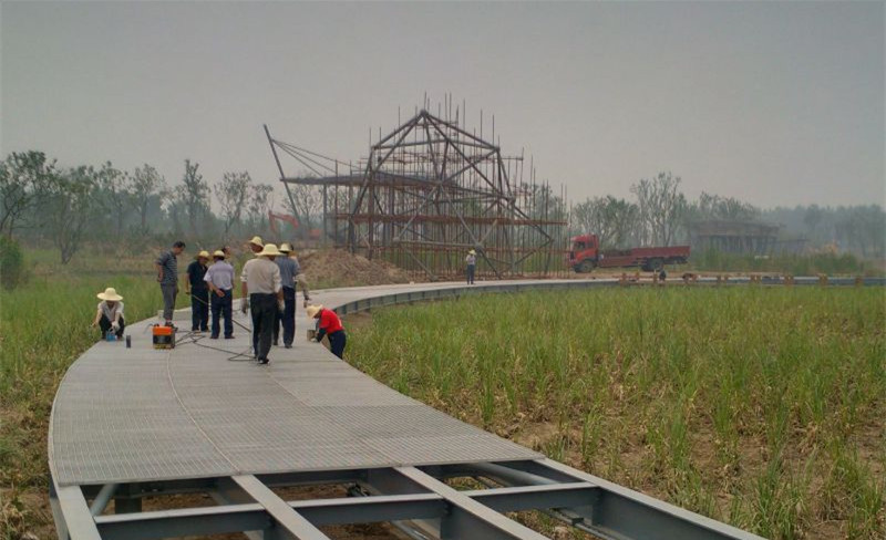 更新?lián)Q代的新型建筑產(chǎn)品鋼格板平臺(tái)，老廠誠(chéng)信經(jīng)營(yíng)